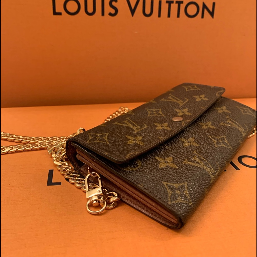 #SOLD ON ANOTHER SITE# LVMonogram Wallet Cross Bag - Picture 5 of 9